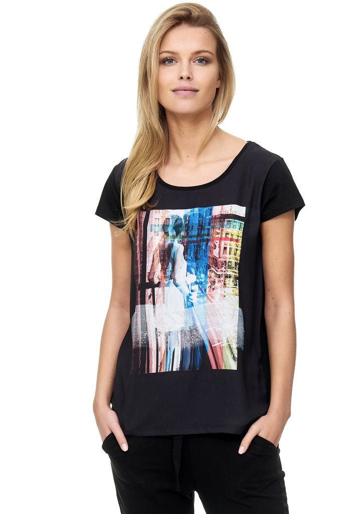 Decay T-Shirt mit coolem, Aufdruck. – GmbH Decay Damenmode farbigem - Modevertrieb