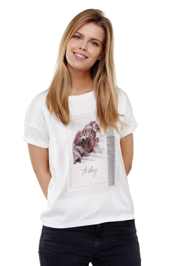 Decay T-Shirt mit Grafik Druck vorne und Glänzedem Metallic Effekt – Decay  Modevertrieb GmbH - Damenmode